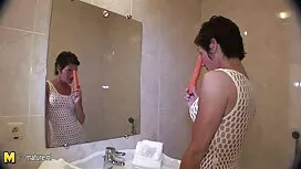 Sehen porno online. Er hat das gratis porno reife damen Loch hinter dem Mädchen mit dem Spiel gezogen oder laden Sie es kostenlos auf Ihrem Handy in großer Qualität.