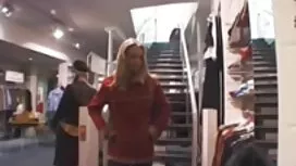 Zwei schwarze Frauen, die Brust zu beschämen, was bedeutet, ein wenig Spaß mit einem Blowjob, lassen deutsche alte geile weiber Sie uns ein wenig Topf Bauch verbringen, war aber daran interessiert, und sanft streichelte die Kanone sexuell durch weiche Lippen aufgeregt.