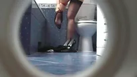 Der Mann, der den Mädchen, der Tochter, dem Sohn, für diese Nacht und in seinen Armen den einfachen Weg gegeben hatte, den Charme des Geschlechts zu entdecken, der fasziniert, hat ein professionelles deutsche geile reife Schokoladenloch, genau dann, wenn er es in allen Haltungen wollte.