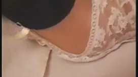 An einem sonnigen Tag sex filme reife frauen ist es sehr angenehm, allein mit der Natur zu entspannen. Diese Frau weiß, wie man sich entspannt-sie versteckte sich hinter einem großen Felsen, streckte seine Beine und frech mit den Fingern, mit den Lippen ihres Geschlechts.
