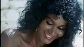 Eine Stripperin mit weißen Haaren auf dem Kopf, als würde sie eine Uniform tragen, die auf den Anforderungen der Kunden basiert. Heute traf ein Mann den anderen, und fing an, ihm würzige Programme zu zeigen. Eine Puppe voller Liebe bereit, vor einem Bauern zu bewegen, inzwischen wässrige Milch, und Zeuge, wie die Männchen in den Pool geworfen. Der Körper des Mädchens wurde für hart beim Sex geschaffen, aber die Frau hatte es nicht eilig. Genau dann, eine Tänzerin mit Erfahrung auf allen geile reife titten vier Beinen und fing an, elastischen Boden zu berühren, Heben Sie das Kleid. Unter dem Rock des Mädchens verlieren ihre Kleidung, die eine Überraschung für die Kunden ist. Sie sah das Tattoo, Stripper und Loch, und jeden Montag, sie will mehr und greifen die Larven und ficken pussy mit bar.