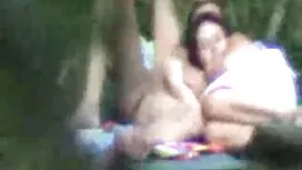 Schöne Frauen, braune Haare, springen auf den heisse reife weiber Penis ihres Freundes, so dass er alles beendete und bat, dasselbe mit seinem Arsch zu tun.