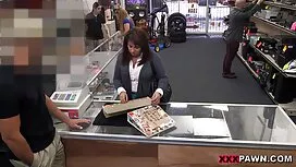 Sexy und schlank Japanisch sein Körper, küssen, Nippel sehr hart auf kleine Titten ist köstlich. Mann glücklich sehr glücklich, aber wollen mehr als reife frauen geil dieser Student.