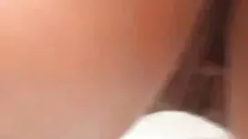 Ein asiatisches Mädchen mit einer wunderschönen Figur und Titten sind reife nackte oma versucht, ihr alles spurlos in den Händen der kompetenten Glatze zu geben, um den nassen zu treffen, der nie mit einem Penis zufrieden ist, der hart und agil Agilität flinke Finger, Finger, Finger flink ist.