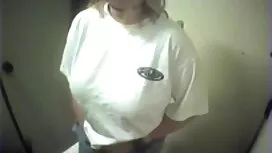 Eine Blondine mit einer raffinierten Figur, die neben seinem Geliebten kniete, rannte durch den Mund zur Größe des Kindes, die sie anziehen möchte. Der ganze Körper ist glücklich, ihm eine Chance zu geben, siehe die Begeisterung Saugschraube, die bis zur maximalen Grenze des Halses pulsierte. Nachdem er die Bemühungen seines Partners gewürdigt hatte, gab ein männliches Pferd, das aufgeregt auf das junge Mädchen antwortete, das cool ist, ihr so geile reife oma schnell wie möglich einen ersten Orgasmus. Außerdem bat das blonde Mädchen die Bauern, Risse mit Penetration zu machen, was sie in verschiedenen Positionen tat.