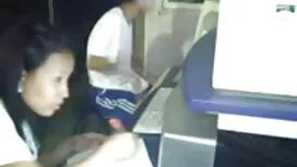 Eine junge Blondine fängt an, das Papier vor dem Spiegel in ihren BH zu stecken, um charmanter zu sein. Wenn ein Mann plötzlich zu ihm ist und sieht, was er tut, ist er ein wenig schüchtern. Der Mann, der ihm gesagt hatte, dass er es nicht brauchte, weil es keine Lügen gibt, ist großartig. Von solch einem Kompliment wurde er sofort nass, packte seinen großen Schwanz mit dem Mund. Das Land hat keine solche ältere geile weiber Ekstase erlebt, die Blowjob ist, und für das Vergnügen, das sie als Reaktion darauf präsentierten, leckte die empfindliche Klitoris. Nach der oralen Öffnung begann sich das Paar zur Schönheit zu treffen, was zum Ausbruch von Sperma im Mund führte .