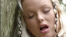 Rote Haare und eine ideale Figur warten auf die Person, die sie liebte, ein reifer sex Mitglied, das sich in der Vagina fühlen möchte. Sitzen mit ihm auf der Couch Ziege küssen seine Freundin, langsam Stift für die gewünschte Erektion zu machen. Habe sowohl den Penis, das Kind vorsichtig in den Mund gelegt, für die Ekstase des unvergesslichen Blowjob zu seinem Partner. Dann sind die Mädchen eine Belastung für die Menschen von oben, allmählich die Geschwindigkeit ihrer Beziehung zu erhöhen ist Sommer, bis sie beide einen Geschmack von Orgasmus bekommen ist sehr wünschenswert, ohne die es nicht in der Tageszeit tun.