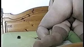 Wollen Sie alle Menschen, entscheiden, eine angenehme Überraschung für beide Männer im neuen Jahr zu geben. Zarte Schönheit zu ihnen mit sexy Kleidung, die Menschen zum Handeln herausfordert. Gehen Sie zu den Hunden, sie sofort, Hände und Füße stehen, so dass Sie all das Talent in der Versorgung mit Mädchen, das sehr berühmt ist zu geben. Zum Glück für Männer ist dies nur der Anfang, denn dann lässt man sie in zwei Hälften, wodurch das Mädchen den Orgasmus erreicht, den pornos mit älteren sie wiederholen wird.