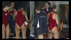 Das Mädchen pornos mit reifen frauen gratis wartet auf einen Mann und kehrt nach Hause zurück.