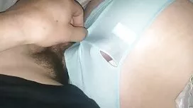 Eine charmante junge Frau, die geile reife titten die Rolle eines Mädchens spielt seine Freilassung, Spielzeug-Porno, Spielzeug, im Voraus vorbereitet werden, eine sehr nette Person diculiknya in Pussy, die eng und weich Analfissur ist.
