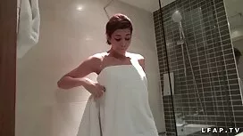 Urlaubsschüler verbringen die ganze Party, Schwester und Bruder mit dem geile weiber ab 50 Wunsch, stundenlang zu sammeln und zu lieben, um das Paar zu wechseln.